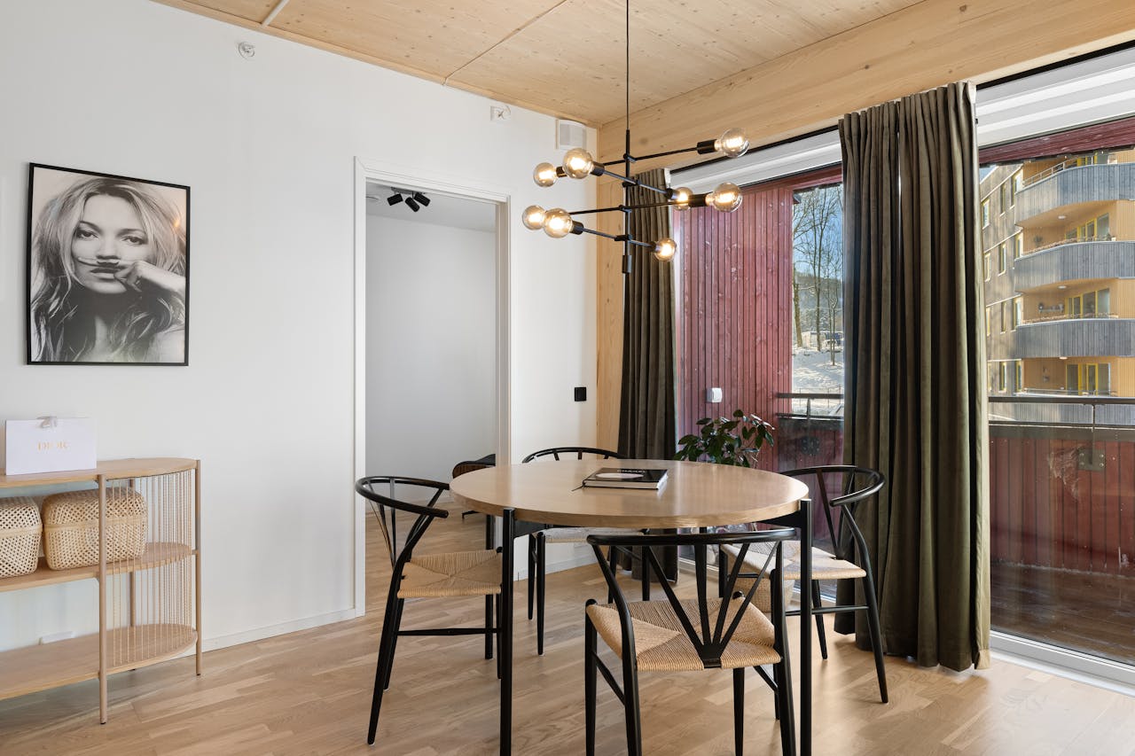 jakie krzesła do jadalni